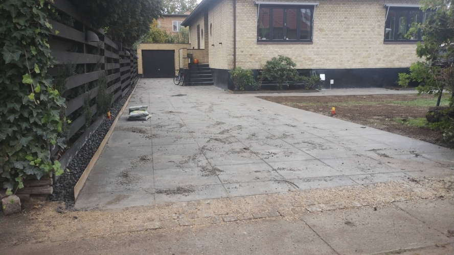 Ny indkørsel med filser